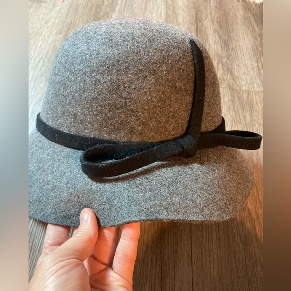 Scala Hat Handmade 100% Wool Gray W/Black Ribbon One Size NWT - Picture 5 of 7